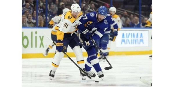 Steven Stamkos revient sur le terrain du Lightning de Tampa Bay